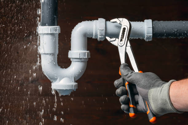 Professional Gas Line Repair technician working in Marland, OK
